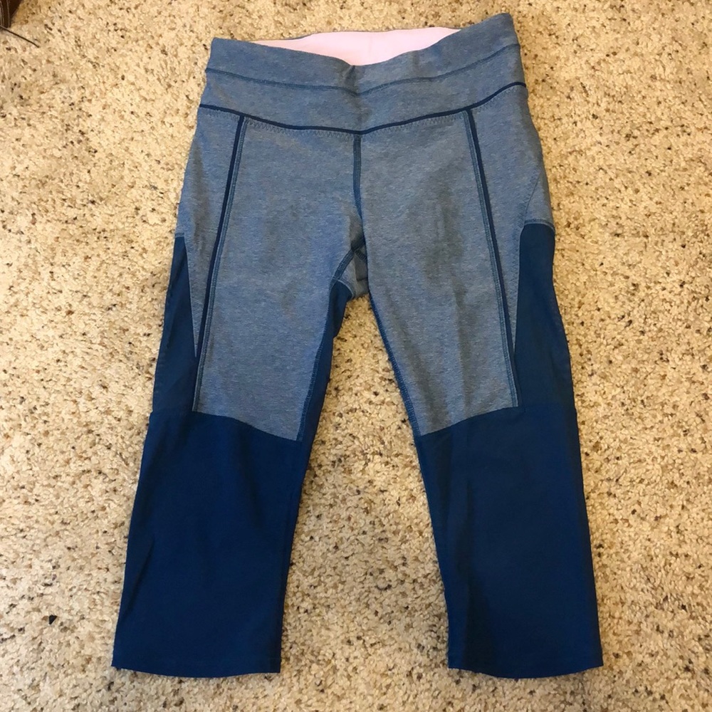 Cropped yoga pants